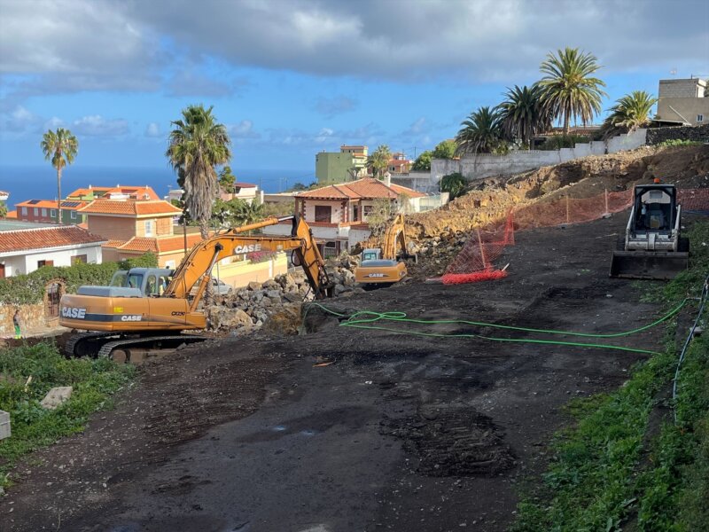 Los altos costes, la lentitud  y la falta de mano de obra lastran la construcción en Canarias