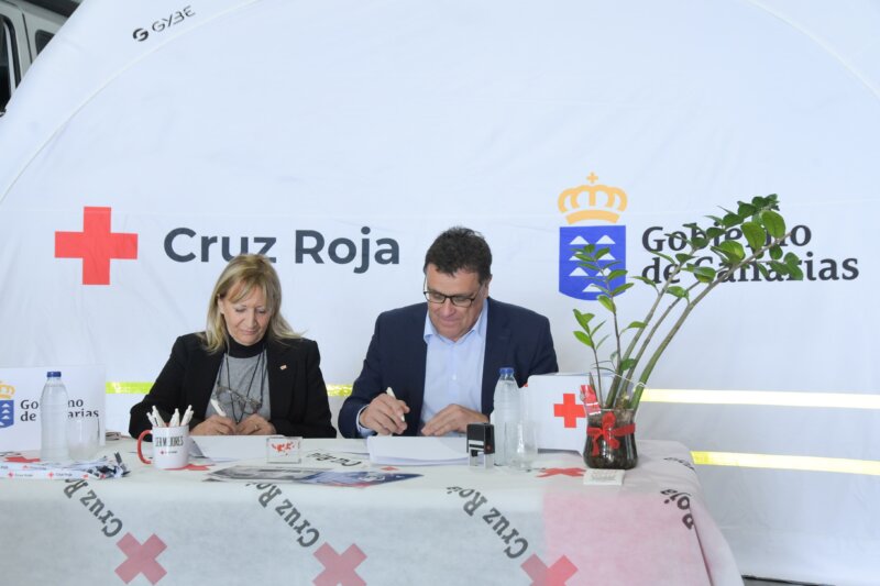 Firma entre el Gobierno de Canarias y Cruz Roja / Gobierno de Canarias