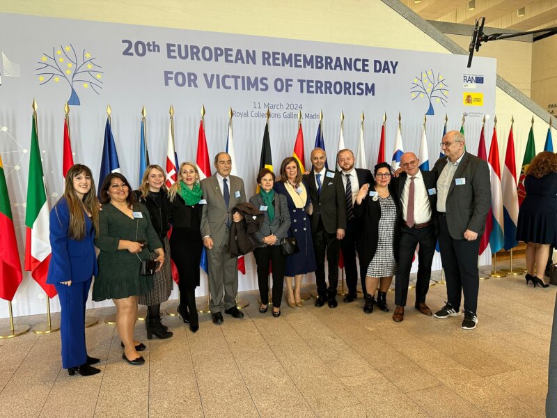 Representantes de Asociaciones Víctimas del Terrorismo en los actos del 11M. Foto Asociación Canaria Víctimas del Terrorismo 