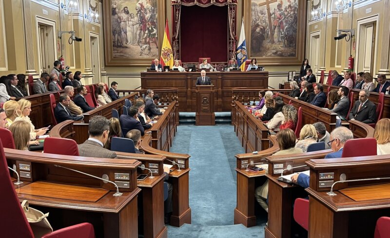 Reacciones de los Grupos Parlamentarios. Debate sobre el Estado de la Nacionalidad Canaria. Imagen Parlamento de Canarias