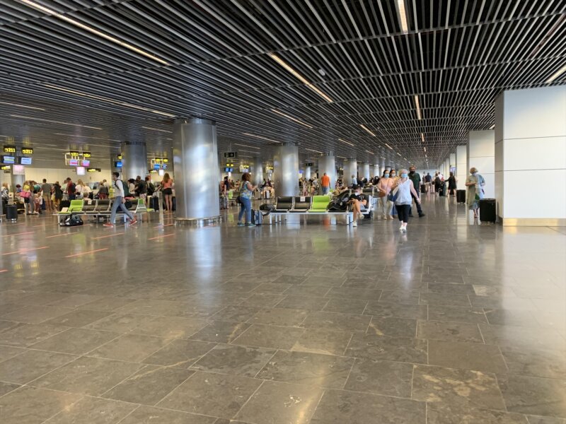 Aumenta un 14% el número de vuelos en Canarias
