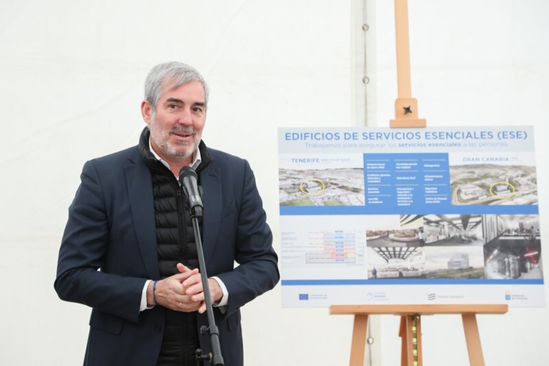 El presidente de Canarias, Fernando Clavijo, presidió el acto de colocación de la primera piedra del edificio de servicios esenciales de Gran Canaria. Imagen Gobierno de Canarias