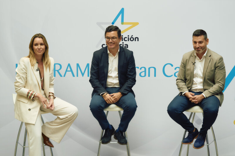 María Fernández (i), Pablo Rodríguez (c) y Alejandro Marichal (d) en la presentación de la convención insular de Coalición Canaria en Gran Canaria 