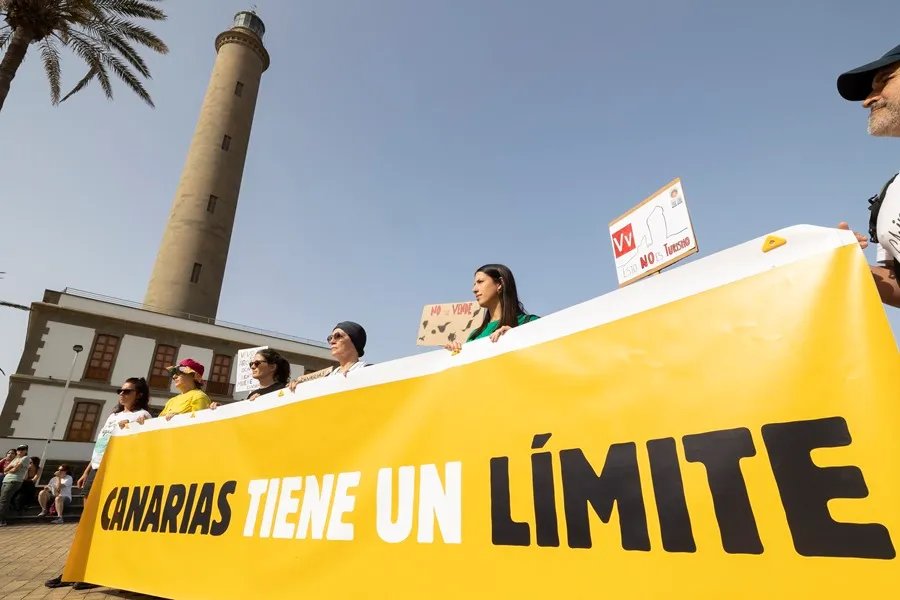 Protestas por un cambio de modelo turístico en Canarias. Imagen EFE