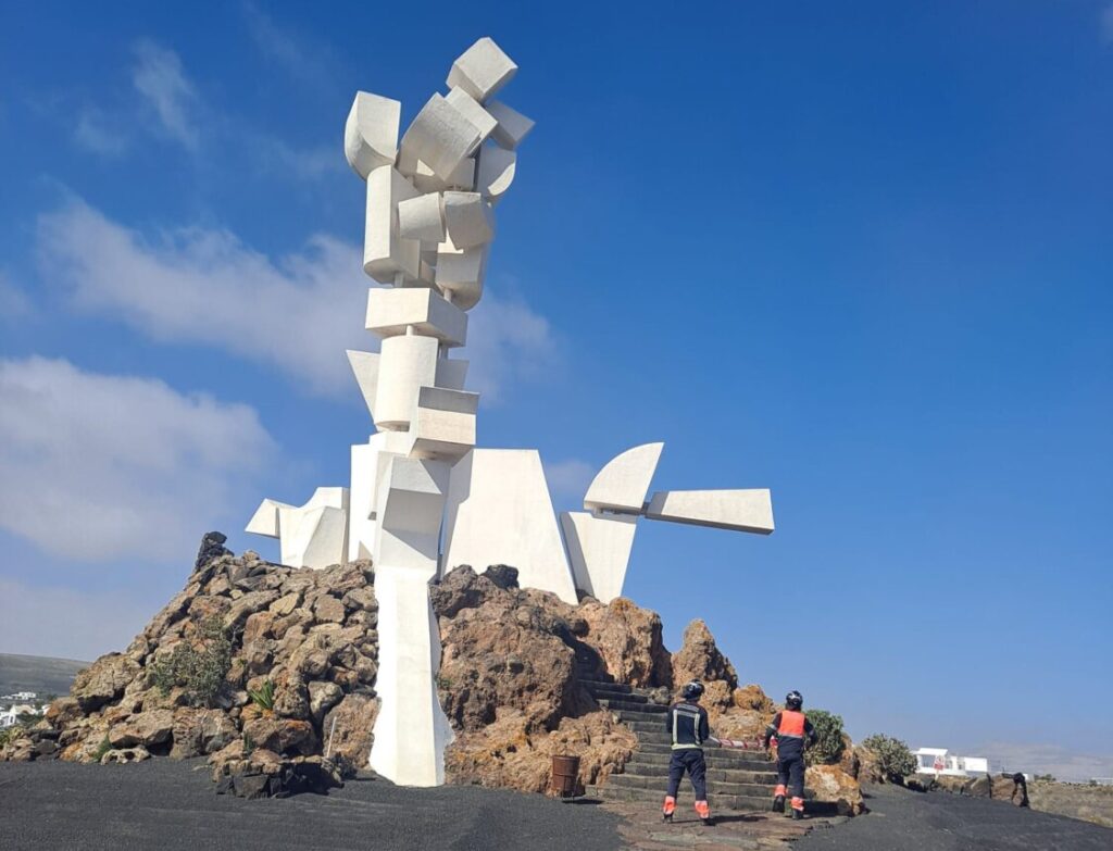 El monumento al Campesino es dañado por el viento