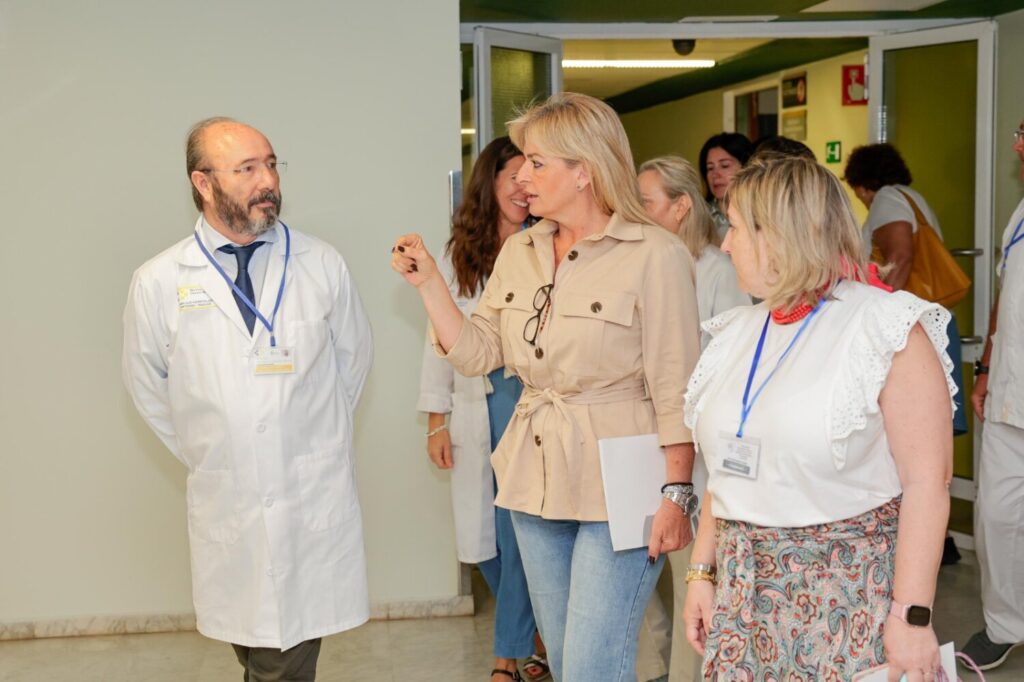El Hospital Universitario Insular de Gran Canaria ha celebrado esta mañana el 'I Encuentro autonómico sobre dolor crónico no oncológico centrado en las personas' y reúne a un centenar de especialistas en el abordaje de pacientes.