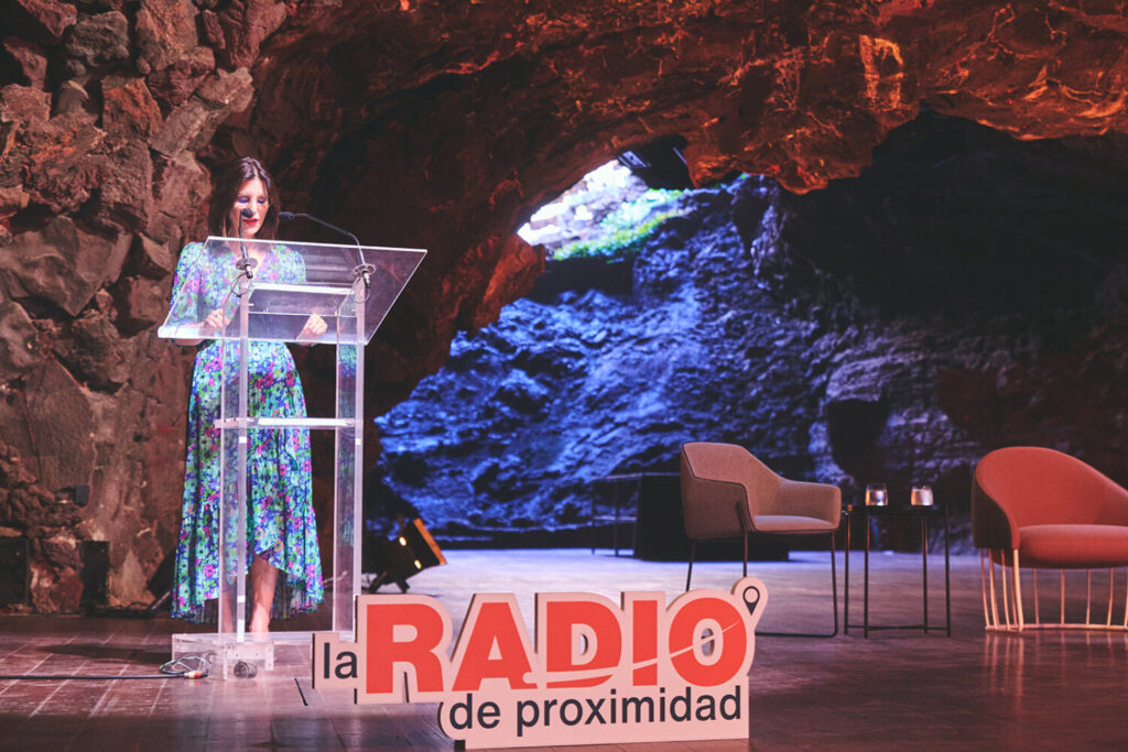 Tras la inauguración de este encuentro entre todas las radios de FORTA, el periodista Juan Cruz ofreció su discurso 'Nací con la radio'