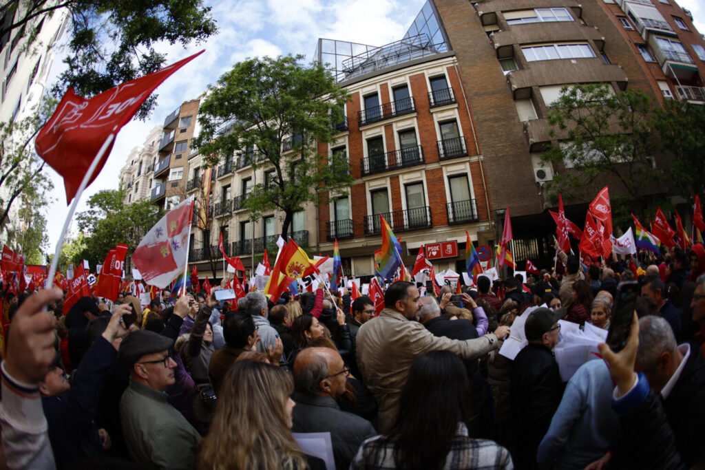 Los dirigentes socialistas muestran su apoyo a Pedro Sánchez en el Comité Federal del PSOE