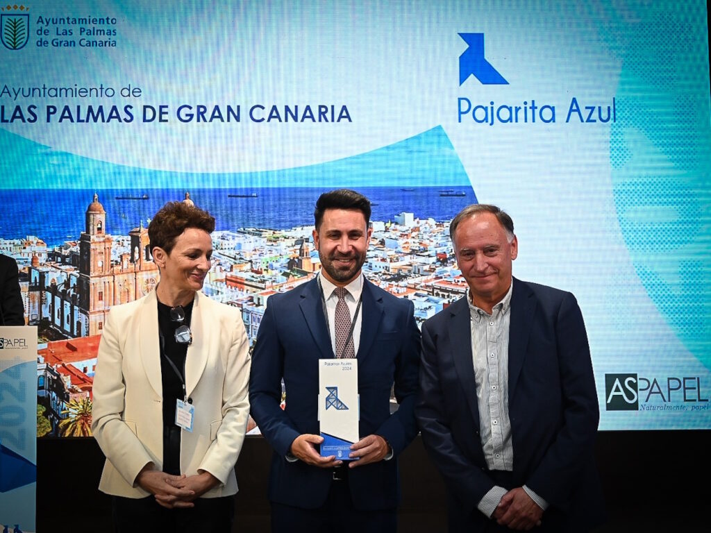Las Palmas de Gran Canaria recibe su primera 'Pajarita Azul' por la gestión del papel y cartón