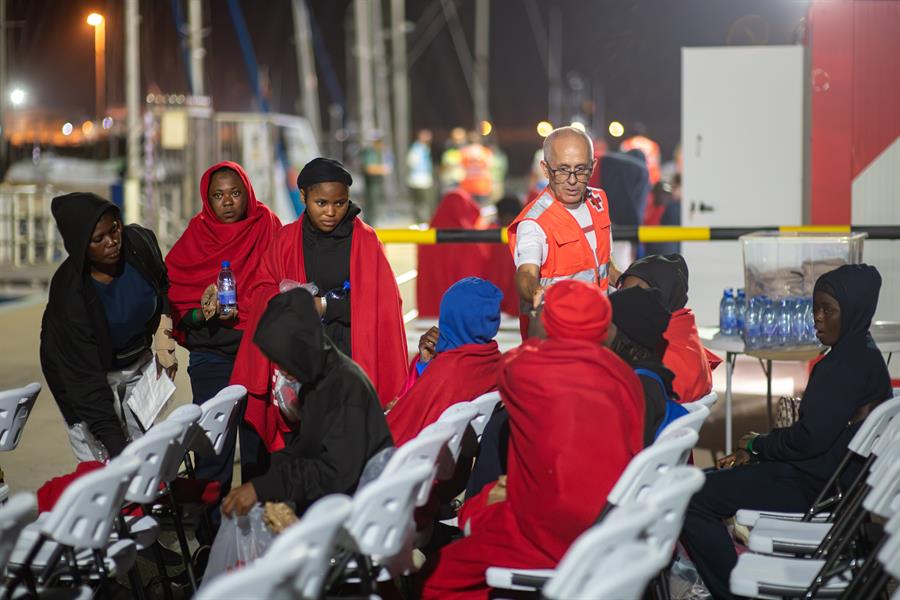 Llegan a Canarias 152 personas en varias embarcaciones y se esperan 150 más