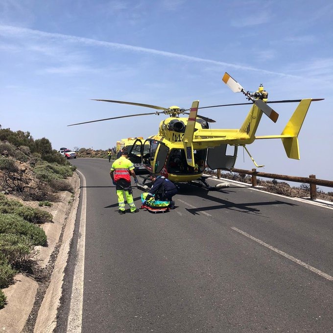 Un motorista crítico tras un accidente en la carretera TF-24 en el municipio de La Orotava, en el norte de Tenerife