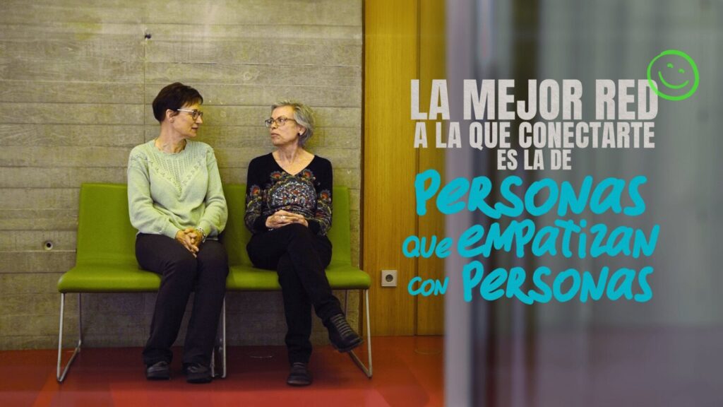 Campaña de la Federación Española de Párkinson donde se destaca los lazos emocionales en familiares y enfermos. Imagen cedida 