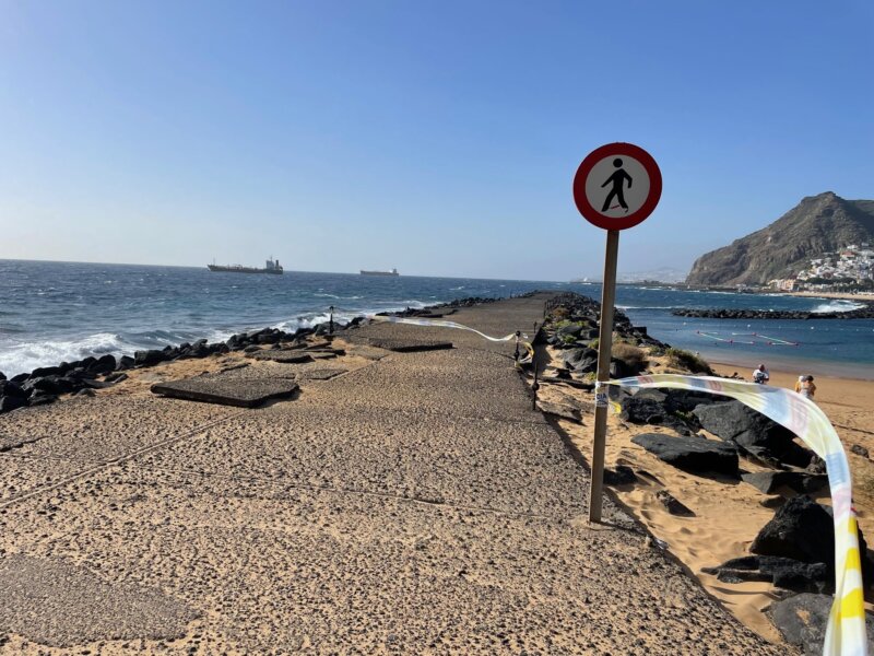 Estado actual en el que se encuentra la escollera de la playa de Las Teresitas / Ayuntamiento de Santa Cruz de Tenerife