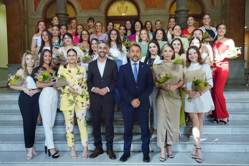 Presentación de las candidatas a Reina de las Fiestas de Mayo de Santa Cruz de Tenerife / Ayuntamiento S/C de Tenerife 
