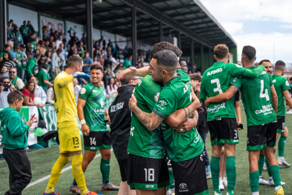 Partido playoff ascenso entre el Atlético Paso y el Barakaldo CF 