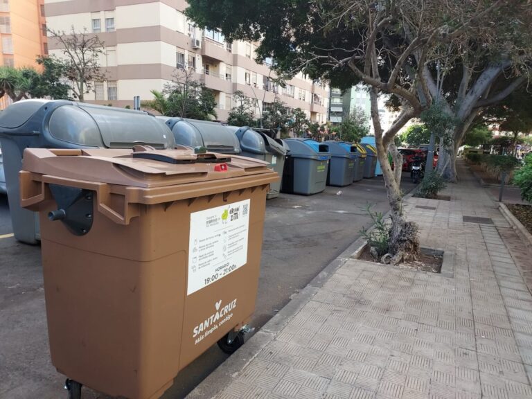 Dos mil euros de sanción al empleado de un restaurante por dejar cartón fuera del contenedor