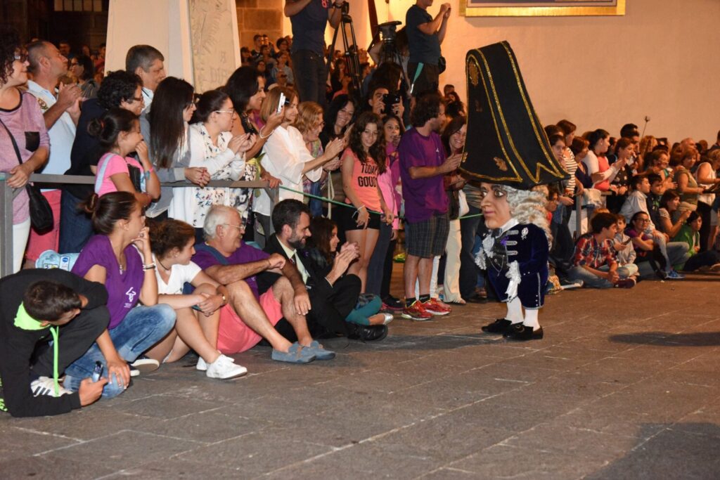 Según informa el Cabildo, la Danza de Enanos, representada cada cinco años en el marco celebrador de las Fiestas Lustrales de Santa Cruz de La Palma