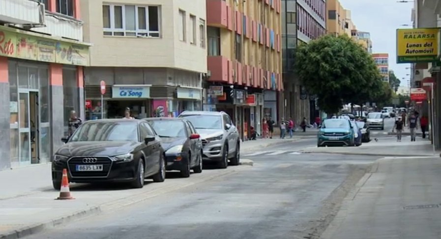 La calle Fernando Guanarteme se reabre al tráfico en Las Palmas de Gran Canaria