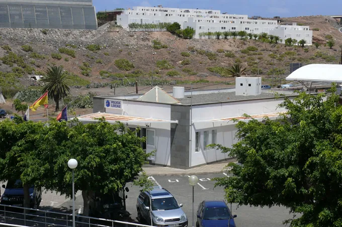 Investigan a un policía local de Agaete por apropiación indebida. (Archivo) Comisaría de la Policía Local en la Villa de Agaete (Gran Canaria). 