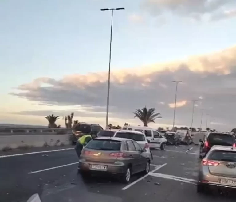 Un accidente múltiple en la GC-1 deja ocho heridos leves