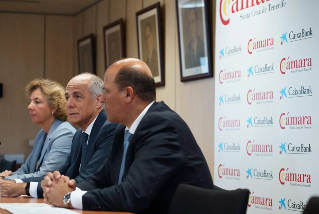 Rueda de prensa de la Cámara de Comercio de Santa Cruz de Tenerife. Imagen EFE