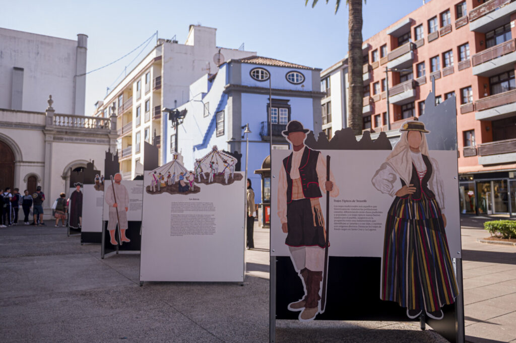 Una exposición itinerante muestra las romerías de La Laguna