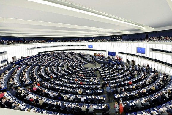 Siete grupos parlamentarios forman parte de la cámara del Parlamento Europeo 