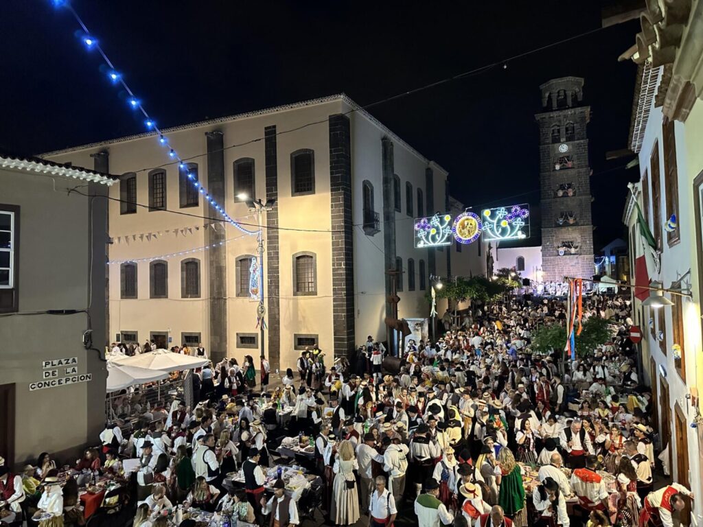 Imagen del Baile de Magos de La Laguna 2023 en la zona de la plaza de La Concepción / Ayuntamiento de La Laguna