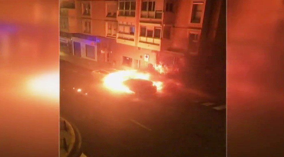 Un incendio afecta a dos vehículos durante la madrugada en Las Palmas de Gran Canaria