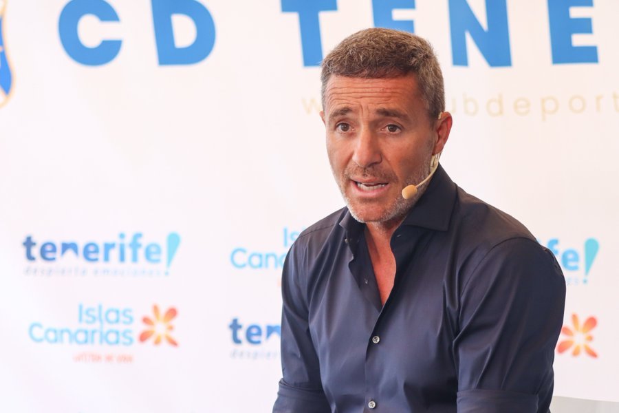 Óscar Cano, durante la presentación como nuevo entrenador. Imagen CD Tenerife