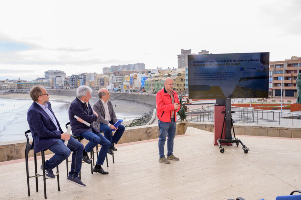 El Consistorio capitalino pone en funcionamiento la app 'LPA Beach', que permitirá conocer en profundidad los detalles de las tres playas de la ciudad