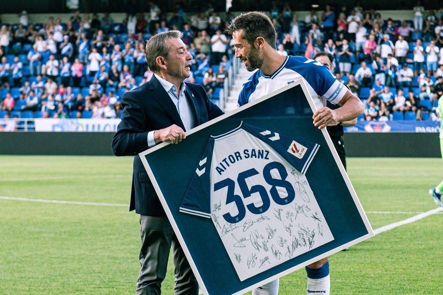 Aitor Sanz con el presidente del CD Tenerife, Paulino Rivero. Imagen CD Tenerife