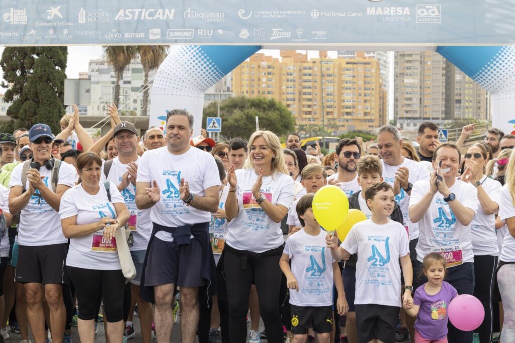 En la carrera los participantes podían optar a correr o caminar y la jornada finalizó con aires de fiesta, con la música del grupo Los Salvapantallas