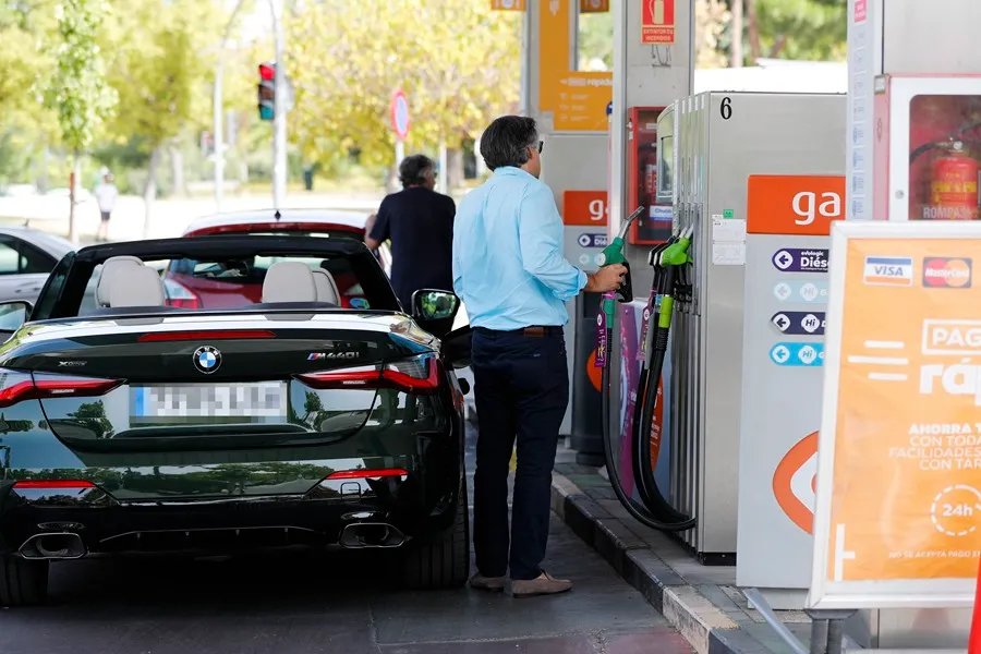 La inflación se modera gracias a la bajada de los precios de los carburantes. Imagen de recurso EFE