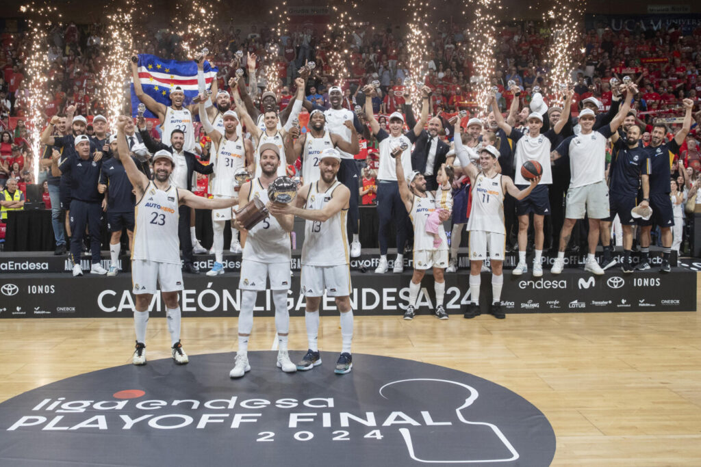 Celebración del Real Madrid del título de Liga 23/24 de baloncesto 