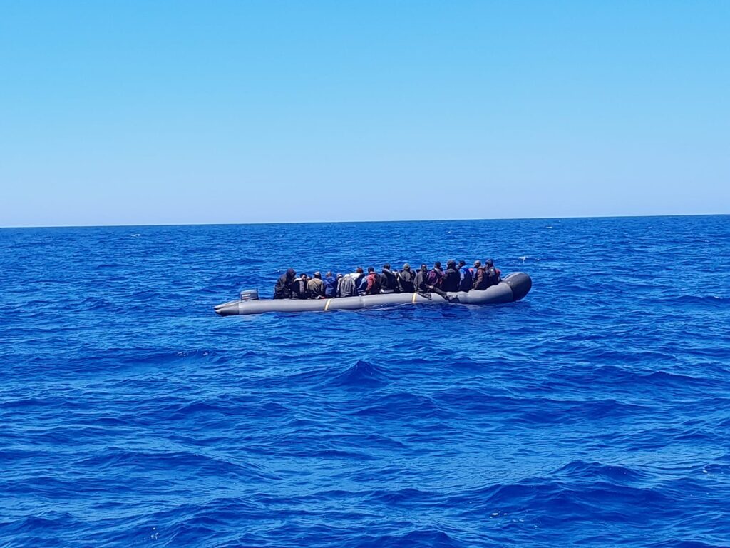 Migrantes rescatados por Salvamento Marítimo y trasladados a Fuerteventura / Salvamento Marítimo
