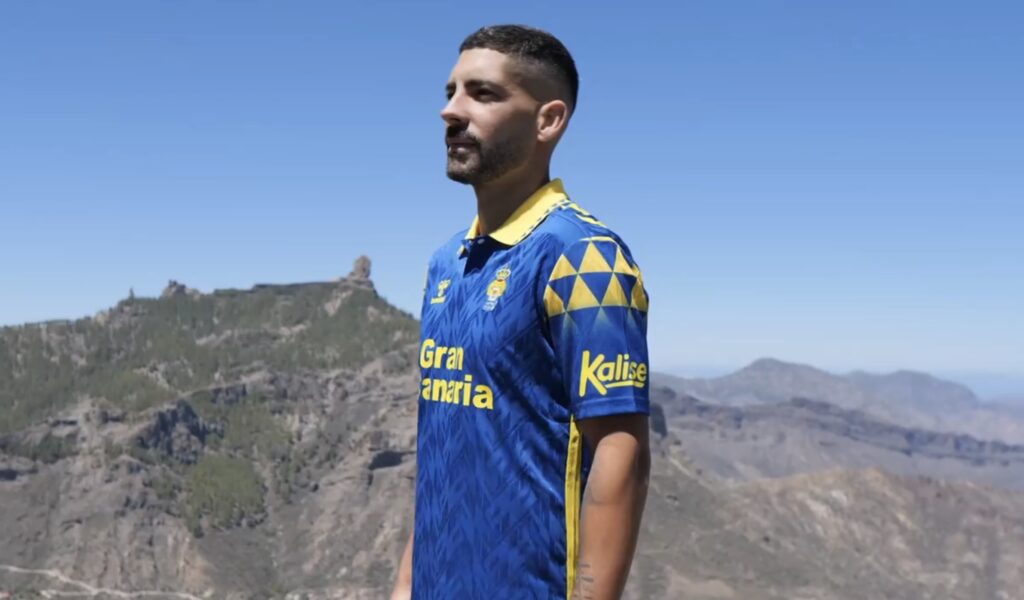 La Union Deportiva Las Palmas presenta su segunda equipacion