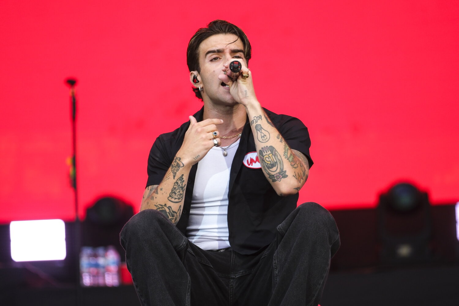 Robbie Williams shakes Granca Stay Fest on its first day