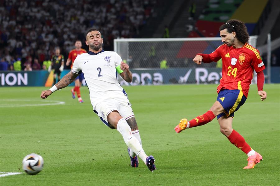 Cucurella durante la final contra Inglaterra / EFE