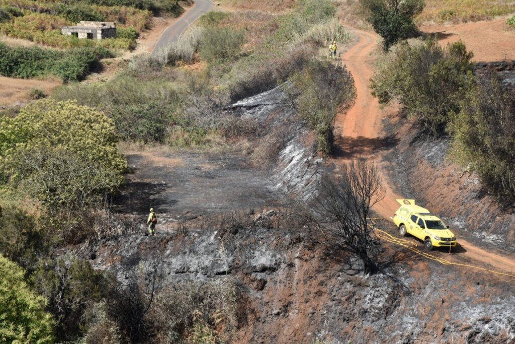 Investigan si los dos conatos de incendio en El Rosario han sido provocados