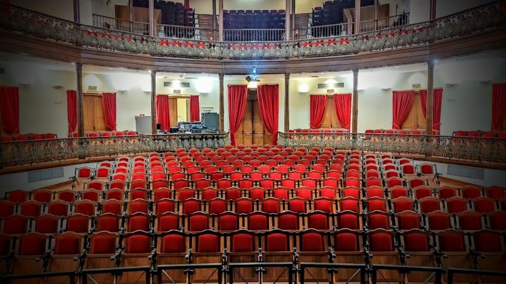 El domingo 28 de julio la Joven Orquesta llegará al teatro de la capital en el marco de su gira 'La vuelta al mundo en 8 compases'