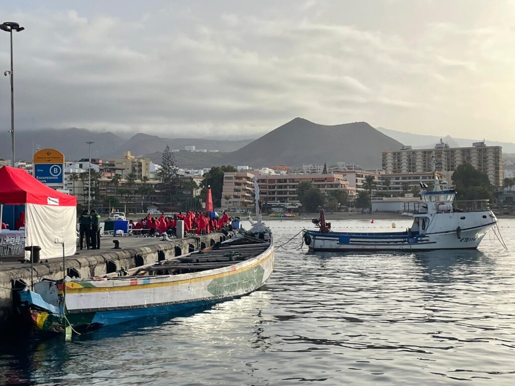 Cayuco Los Cristianos