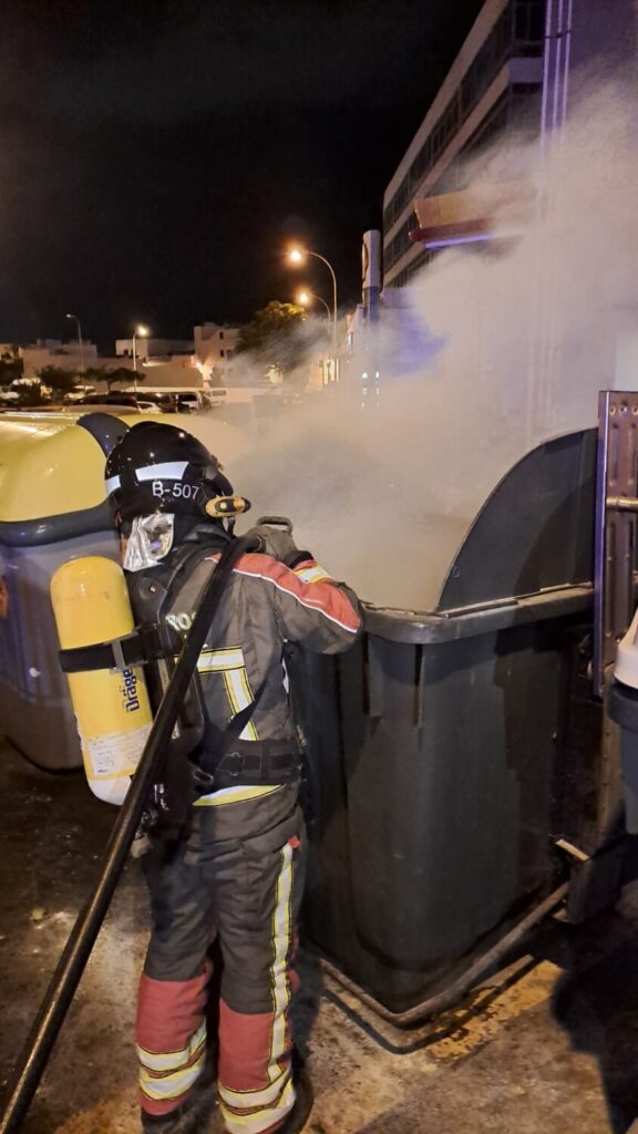 Incendiado un contenedor en Arrecife, Lanzarote