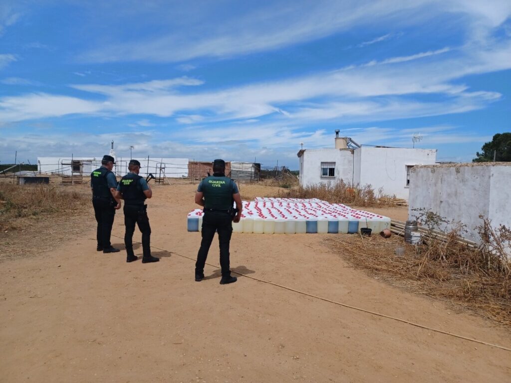 Detienen con más de 10.000 litros de combustible a un fugitivo buscado en Canarias
