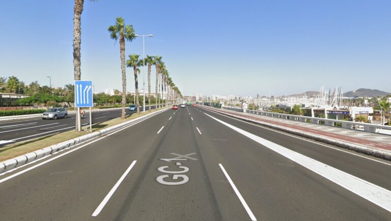 Fallece tras caerse de la moto en la Avenida Marítima