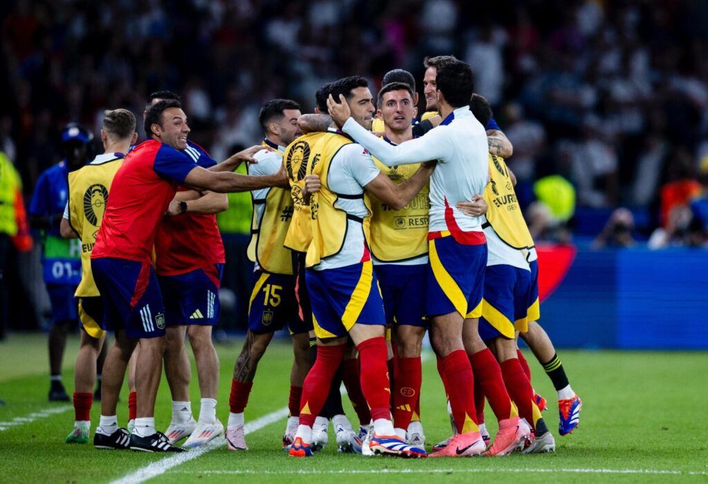 Celebración del banquillo de la Selección Española tras el gol de Nico Williams / Selección Española 