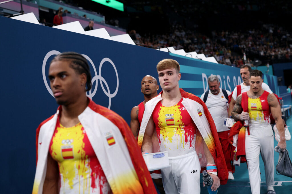 Juegos Olímpicos de París 2024 - Gimnasia artística - Clasificación masculina - Subdivisión 3 - Arena Bercy, París, Francia - 27 de julio de 2024. Equipo español durante la clasificación masculina. REUTERS/Amanda Perobelli