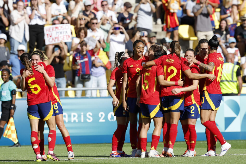 2-1. Aitana ahuyenta los fantasmas de Japón y lidera la remontada de España