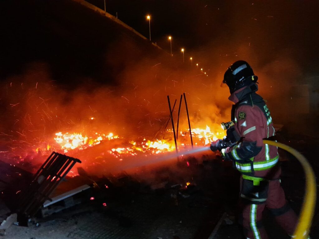 Incendio en una vivienda deshabitada en la capital grancanaria