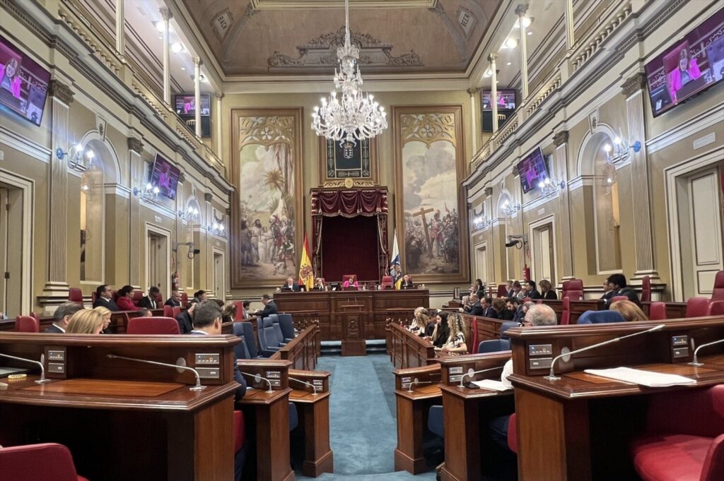 En Directo | Se reanuda el pleno del Parlamento de Canarias